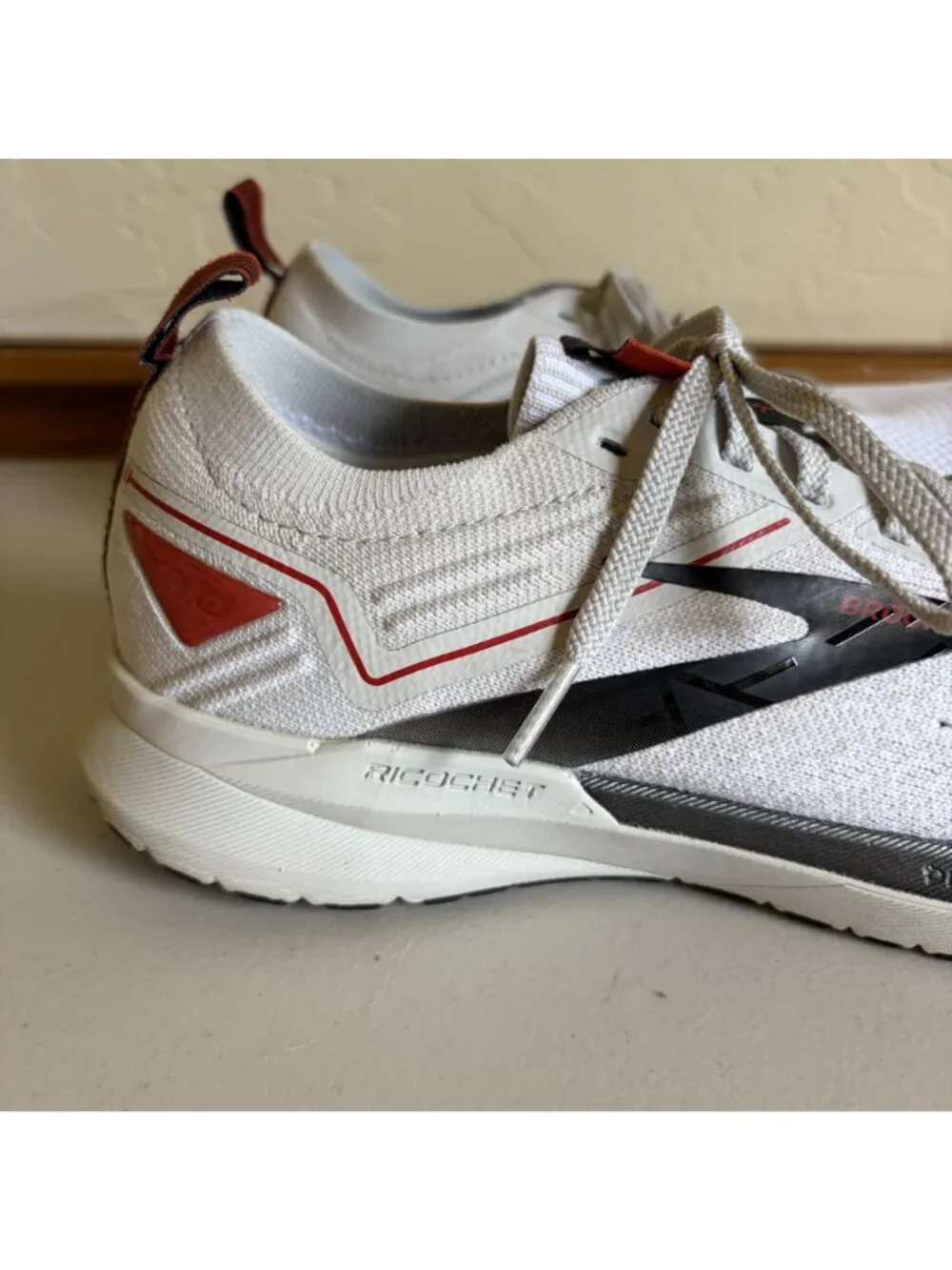 Brooks Ricochet 3 Running Shoes Men's US 8 Red Black Athletic Trainers